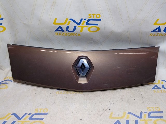 Накладка (рамка) решетки радиатора 8200499017 RENAULT