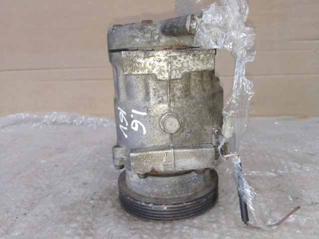 Компрессор кондиционера 8200526884 RENAULT