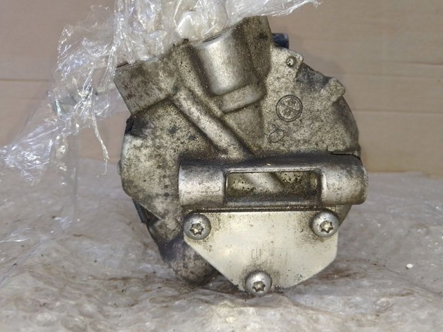 Компрессор кондиционера 8200561276 RENAULT