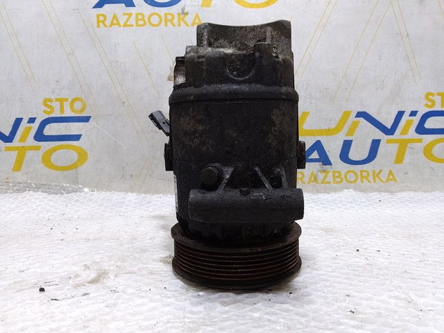 Компрессор кондиционера 8200669284 RENAULT