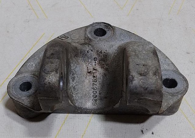 RENAULT 8200675217 Кронштейн подушки (опоры) двигателя задней в наличии Винница