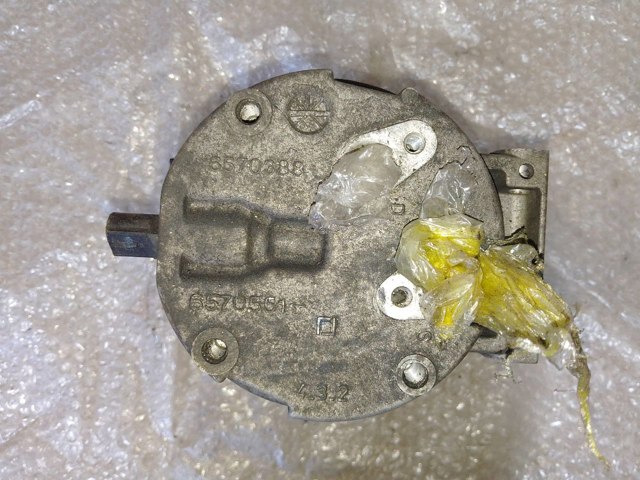 Насос кондиционера 8200678509 RENAULT