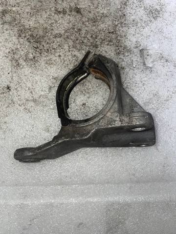 Опора подвесного подшипника передней полуоси 8200684534 RENAULT