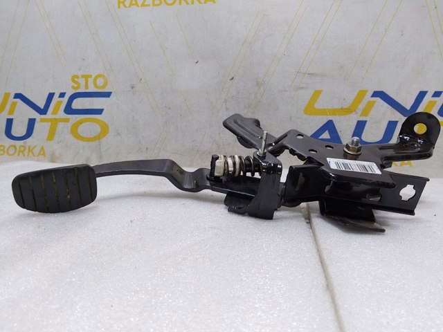 Педаль сцепления 8200703547 RENAULT