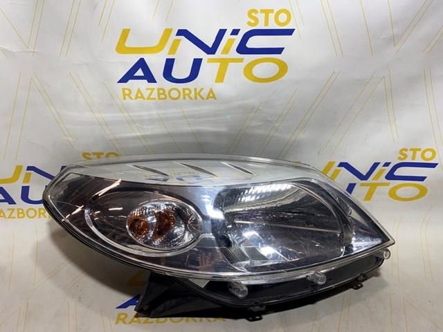 Вставка фары правой 8200733877 RENAULT