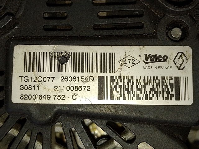 Автомобильный генератор 8200849752 RENAULT