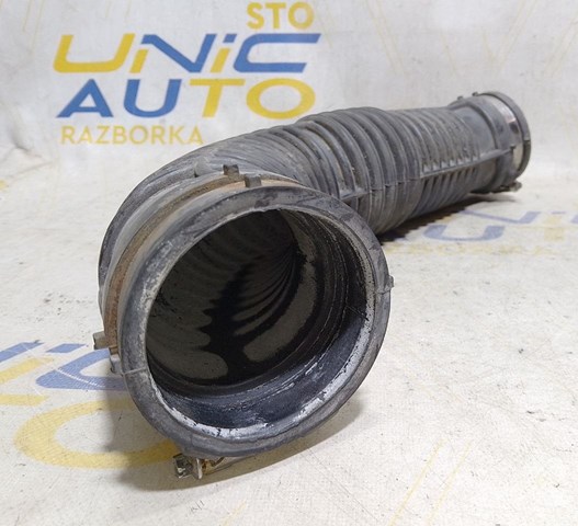 Патрубок воздушный, вход в турбину (наддув) 8200858600 RENAULT