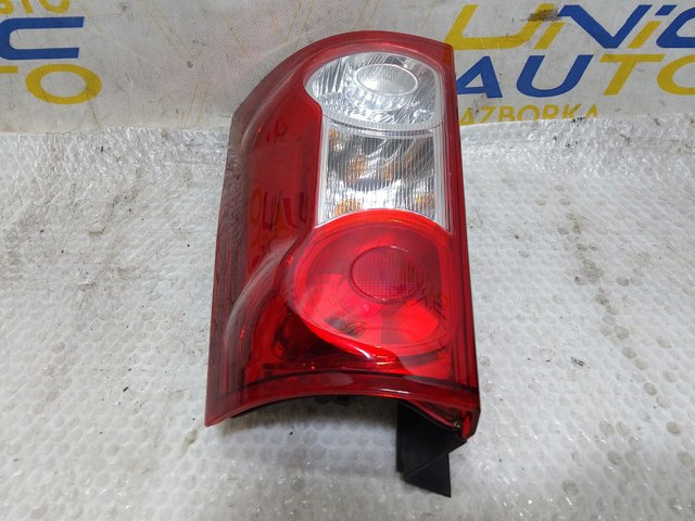 Фонари задние 8200864610 RENAULT