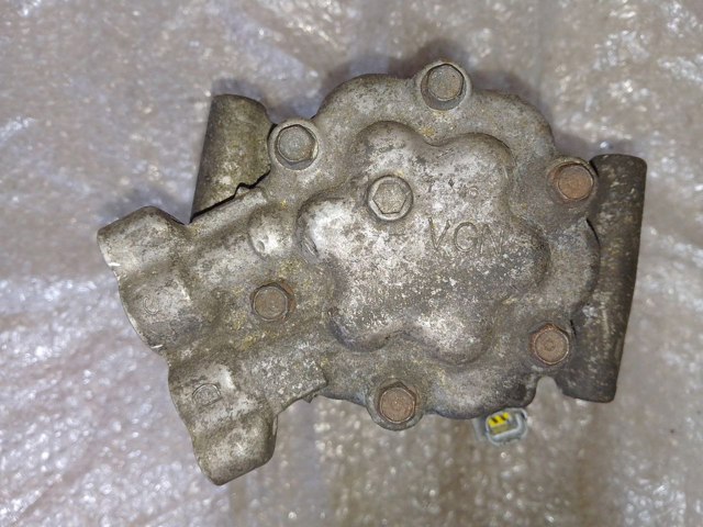 Компрессор климатической установки 8200866437 RENAULT