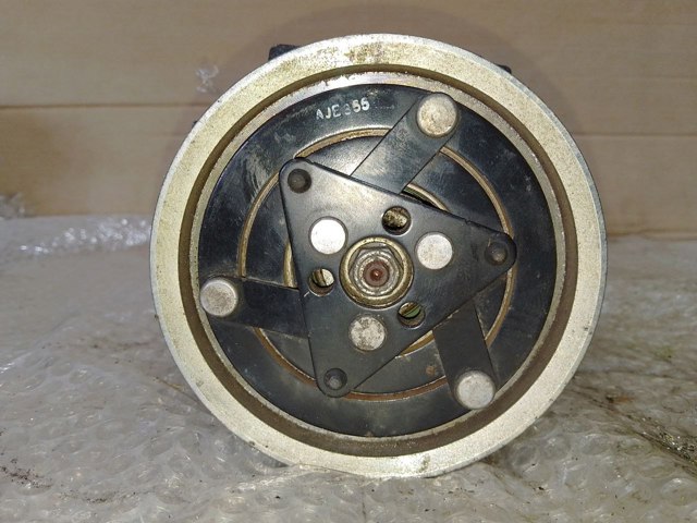Компрессор хладагента 8200866443 RENAULT