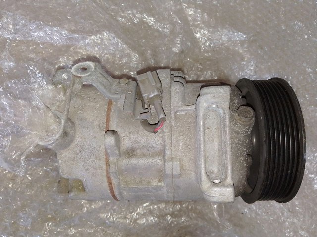 Компрессор системы кондиционирования 8200958328 RENAULT
