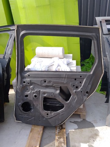 RENAULT 821009562R Дверь задняя правая в наличии Черкассы