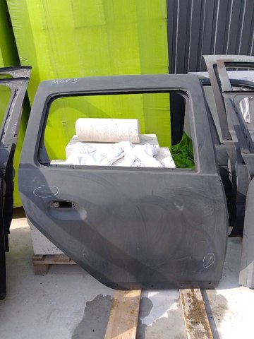 Дверь задняя, правая 821009562R RENAULT