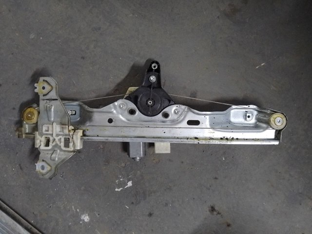 Механизм стеклоподъемника двери задней, правой 827203827R RENAULT