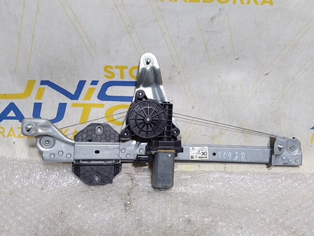  Механизм стеклоподъемника правой задней двери 827206057R RENAULT