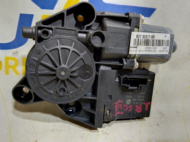 Моторчик стеклоподъемника двери задней, правой 827303178R RENAULT