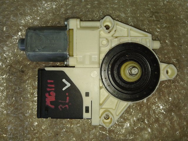 827310002R RENAULT Мотор стеклоподъемника двери задней левой купить в Украина