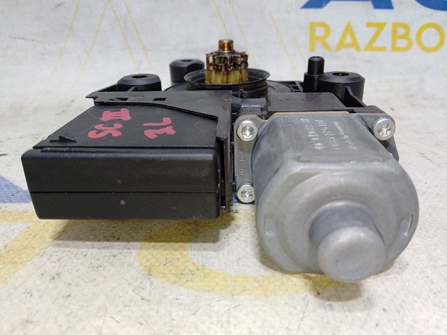 827310004R RENAULT Мотор стеклоподъемника двери задней левой купить в Павлоград