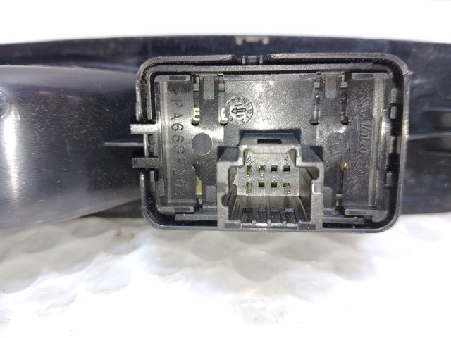 829500004R RENAULT Кнопка включения мотора стеклоподъемника задняя правая купить в Киев