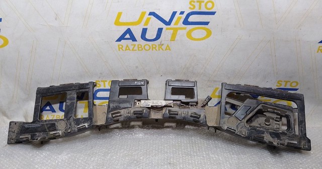 Кронштейн бампера заднего, центральный 850429336R RENAULT