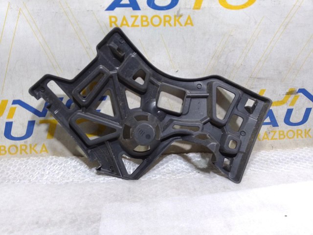 Крепление бамера правое 852220075R RENAULT
