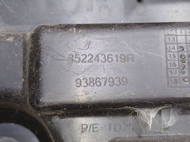 RENAULT 852243619R Кронштейн бампера заднего правый в наличии Хмельницкий