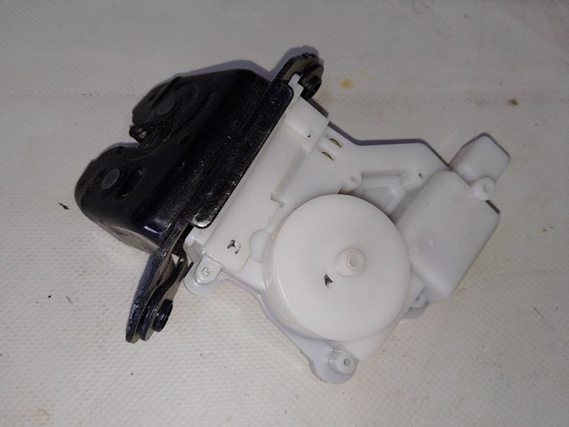 90502DF30A NISSAN Замок багажника купить в Ужгород