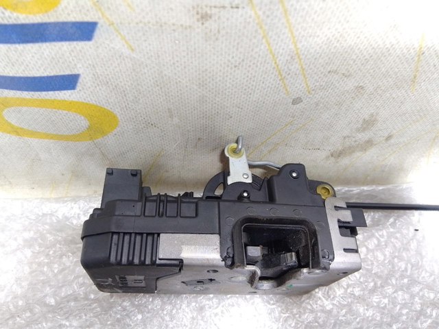 Замки и ручки дверей задка (две двери) 905033916R RENAULT
