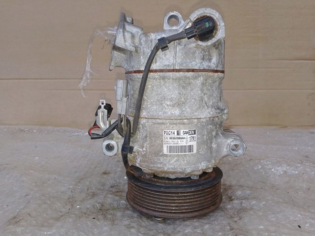 RENAULT 926001268R Компрессор кондиционера в наличии Тернополь