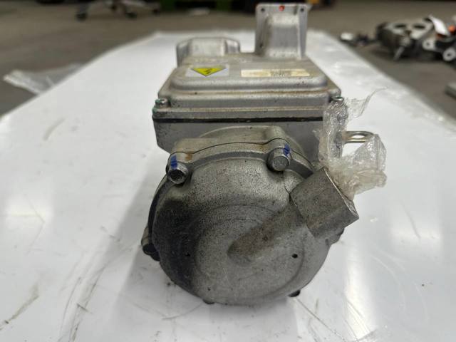 926007596R RENAULT Компрессор кондиционера купить в Тернополь