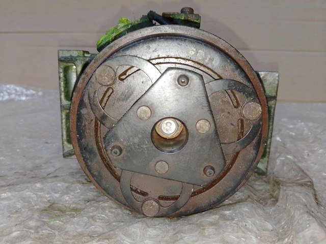 926008942R RENAULT Компрессор кондиционера купить в Ужгород