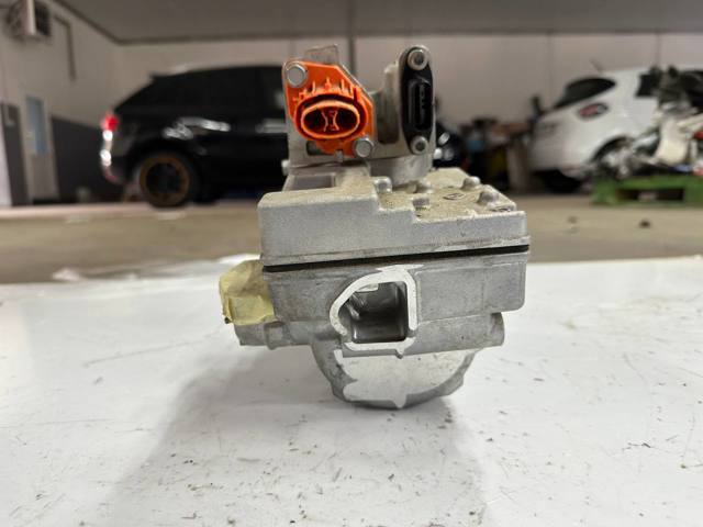 926008999R RENAULT Компрессор кондиционера купить в Сумы