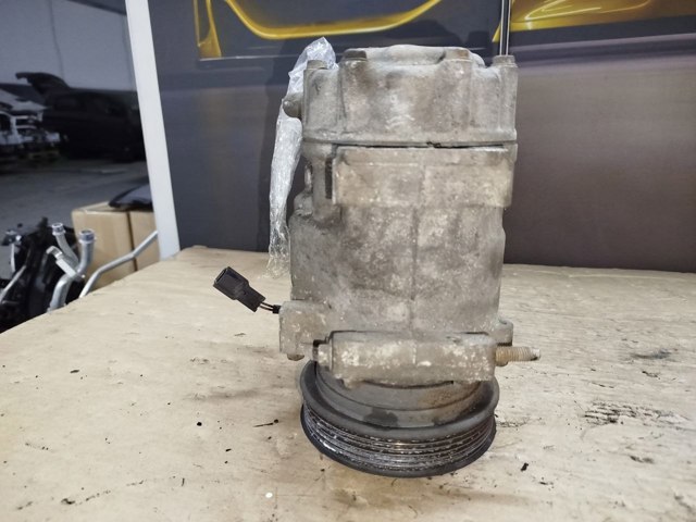 926009865R RENAULT Компрессор кондиционера купить в Киев