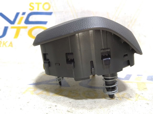 Подушка безопасности водителя 985709705R RENAULT