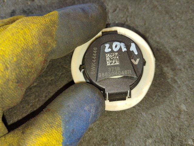 988304048R RENAULT купить в Кривой Рог