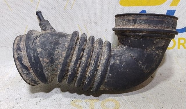 Патрубок воздушный, выход воздушного фильтра MR993311 MITSUBISHI