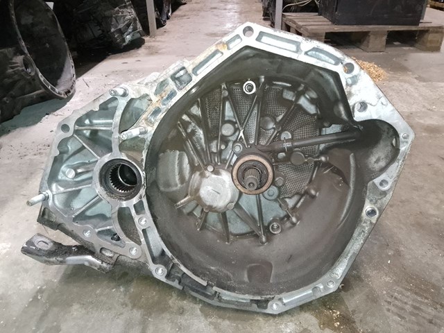 TL8000 RENAULT КПП купить в Львов