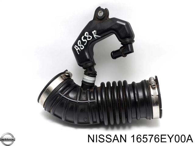 Патрубок воздушный, выход воздушного фильтра 16576EY00A NISSAN