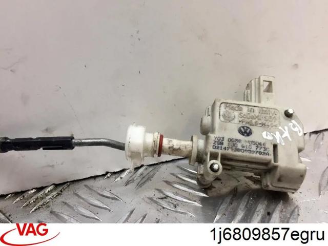 Лючок топливного бака 1J6809857EGRU VAG