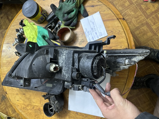 26010CL025 NISSAN Правая фара купить в Ровно