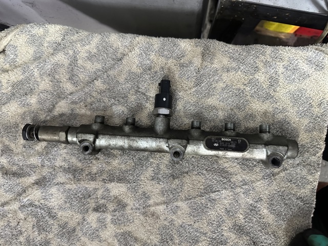 Распределитель топлива (рампа) 314004A000 HYUNDAI