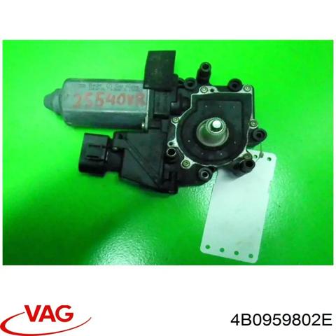 Мотор стеклоподъемника двери передней, правой 4B0959802E VAG