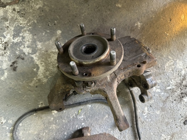 512513E250 HYUNDAI Цапфа передняя левая купить в Черкассы
