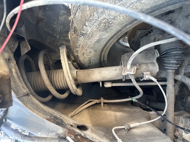 Амортизаторная стойка передняя левая 54303CL025 NISSAN