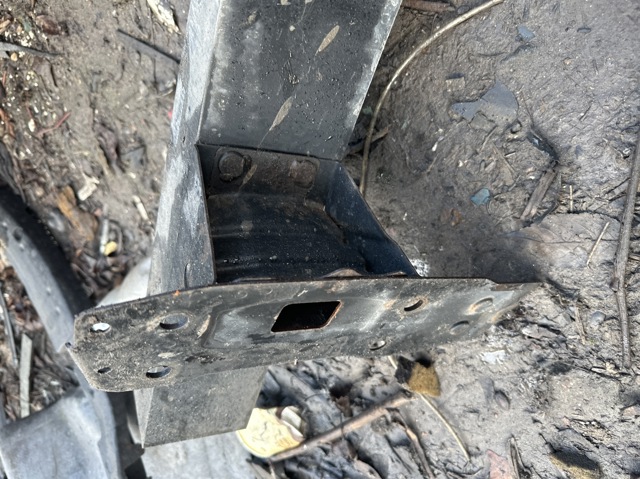 62210CG000 NISSAN Кронштейн усилителя переднего бампера купить в Винница