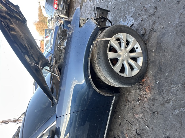Переднее правое крыло 63100CG000 NISSAN