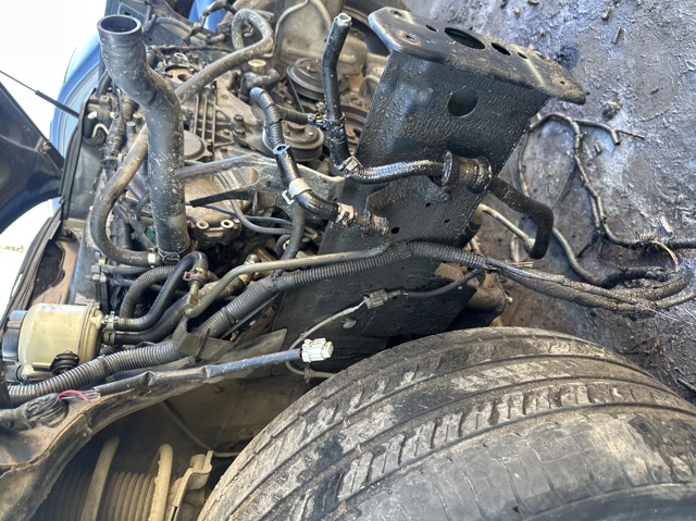 64100CG000 NISSAN Арка крыла переднего правого купить в Запорожье