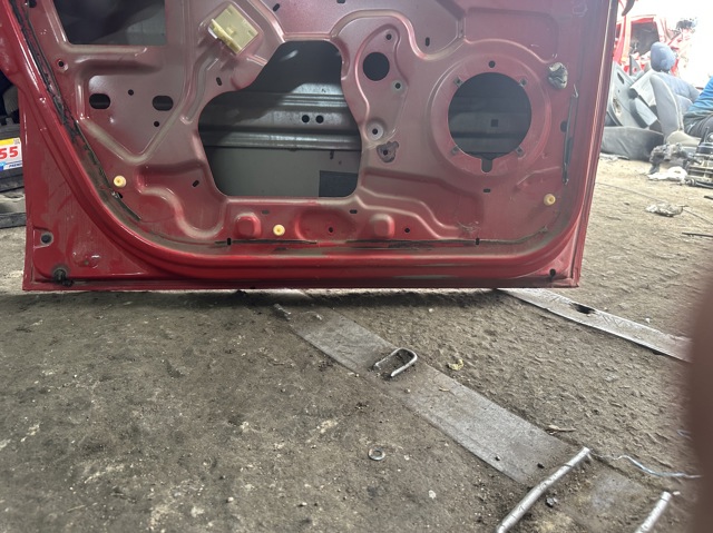 RENAULT 801015127R Дверь передняя левая в наличии Полтава