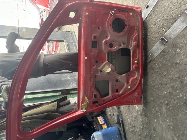 RENAULT 801015127R Дверь передняя левая в наличии Ирпень