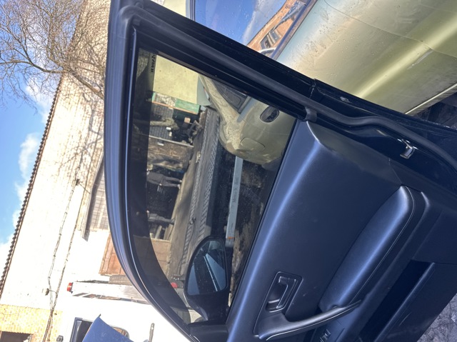 NISSAN 80300CG000 Стекло двери передней правой в наличии Полтава
